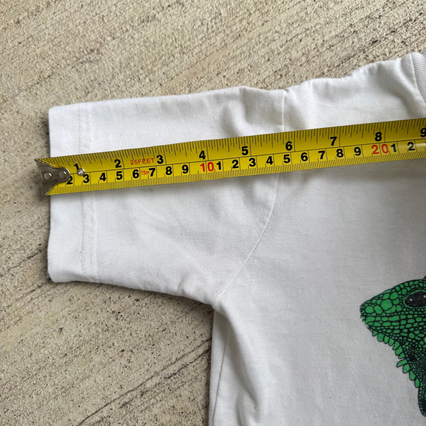 Early 2000s Kids Vintage Iguana Lizard Cancun Mexico White T-Shirt 10Y