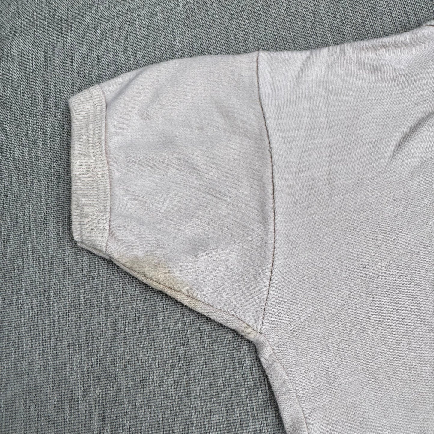 70s Kids Vintage Singapore Dragons Print on a Beige Short Sleeve T-Shirt 5Y 6Y