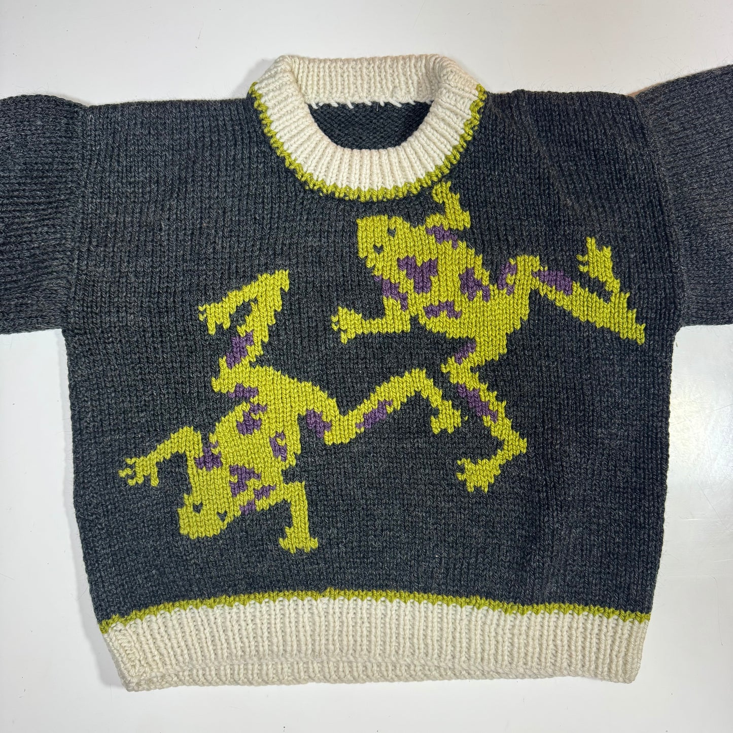 Kids Toddler Vintage Hand Knit Pullover Dark Gray AOP Cute Frogs Print 4Y 5Y 6Y