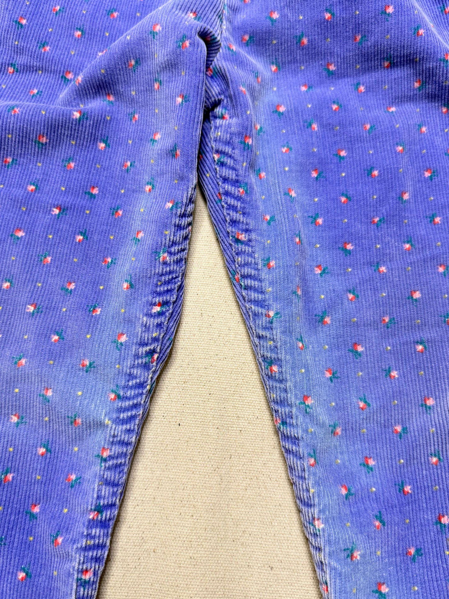 90s Kids Toddler Vintage Oshkosh Bgosh Flower AOP Light Purple Corduroy Overall / 2T 3T / Made in USA