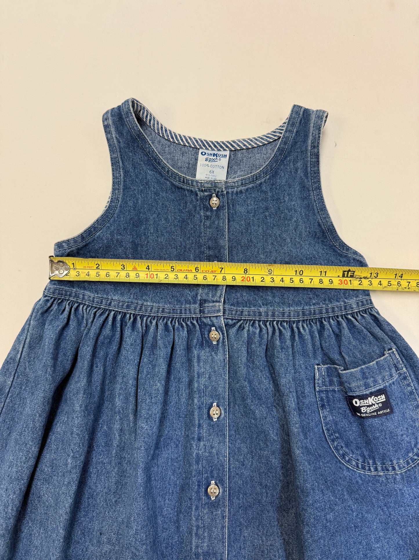 90s 2000' Kids Vintage OshKosh Bgosh Front Open Button Up Light Denim Casual Dress / 5T 6y / Made in USA