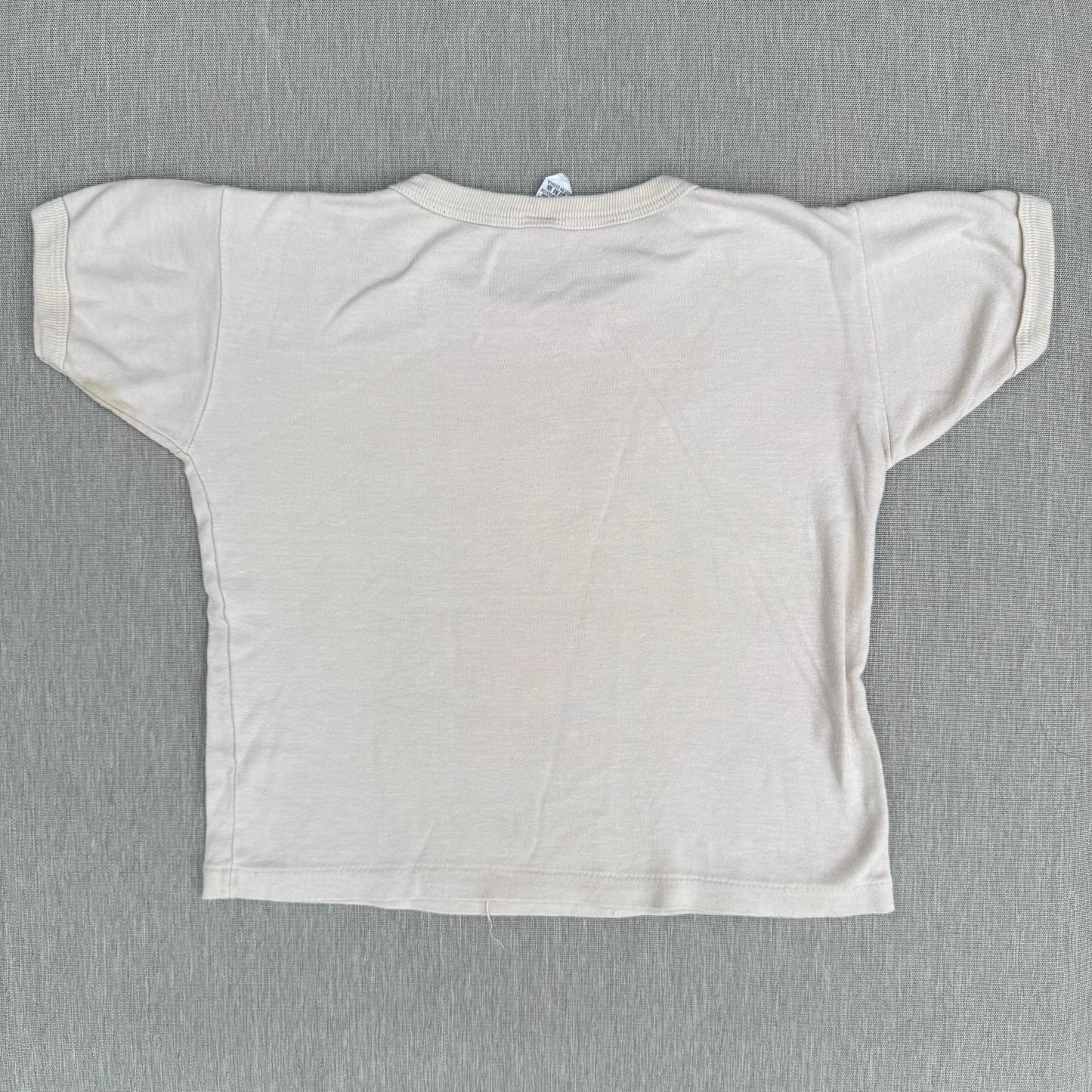 70s Kids Vintage Singapore Dragons Print on a Beige Short Sleeve T-Shirt 5Y 6Y