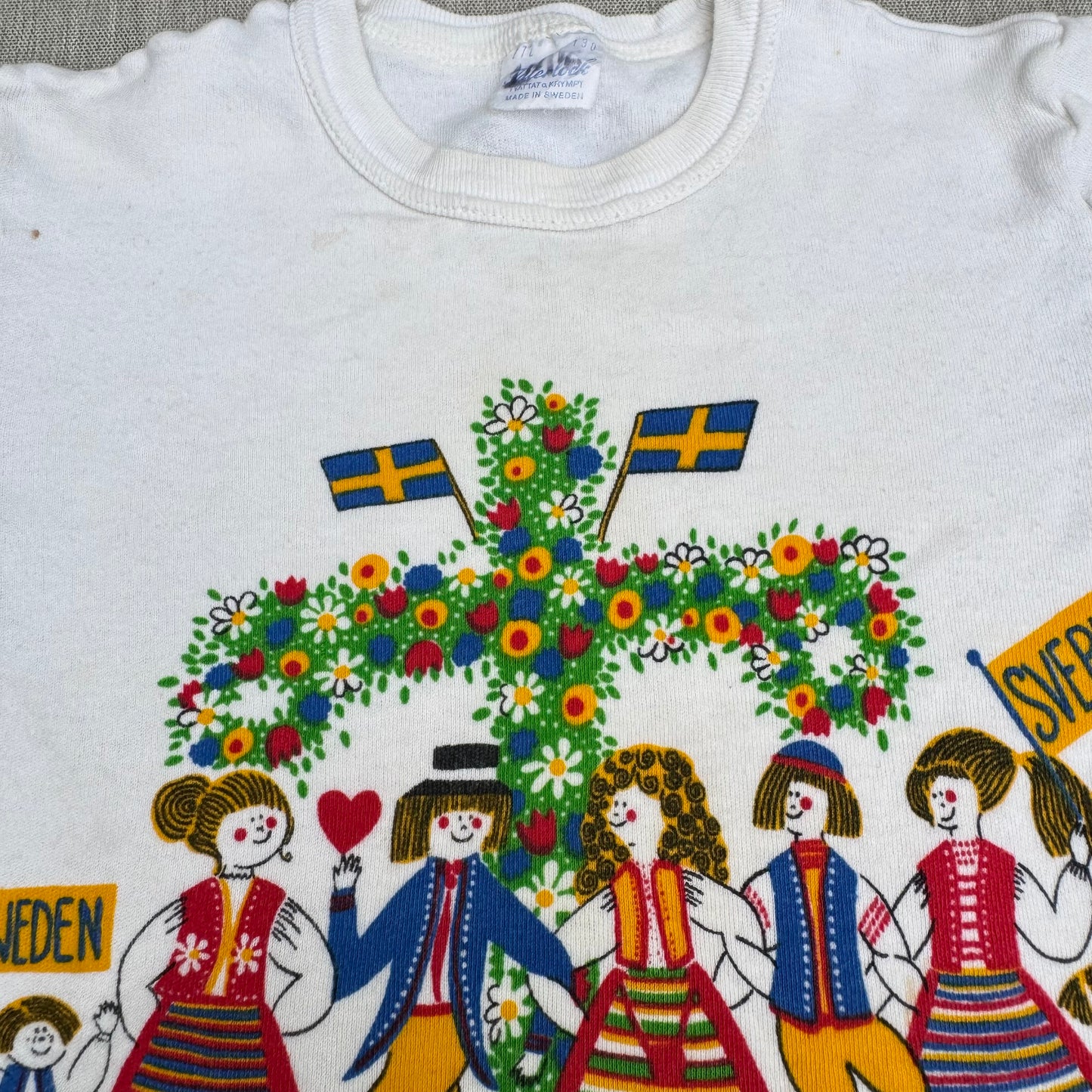 70s Kids Vintage Sweden Cute Print Design Off White Short Sleeve T-Shirt Made in Sweden 3Y 4Y 5Y