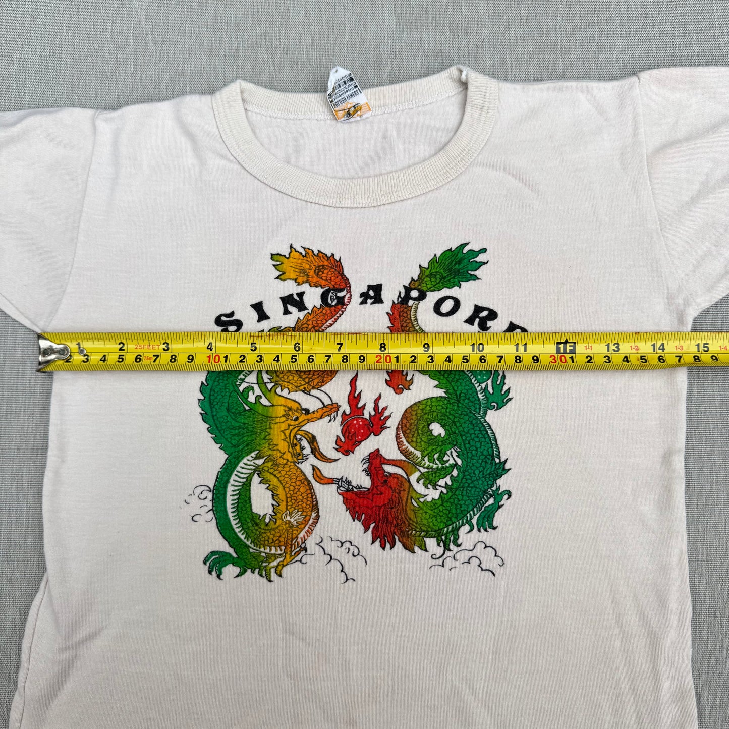 70s Kids Vintage Singapore Dragons Print on a Beige Short Sleeve T-Shirt 5Y 6Y